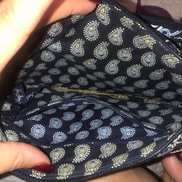 Vera Bradley Crossbody - Picture 3 of 5